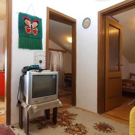 Apartments Slavica 382 พูลา ภายนอก รูปภาพ