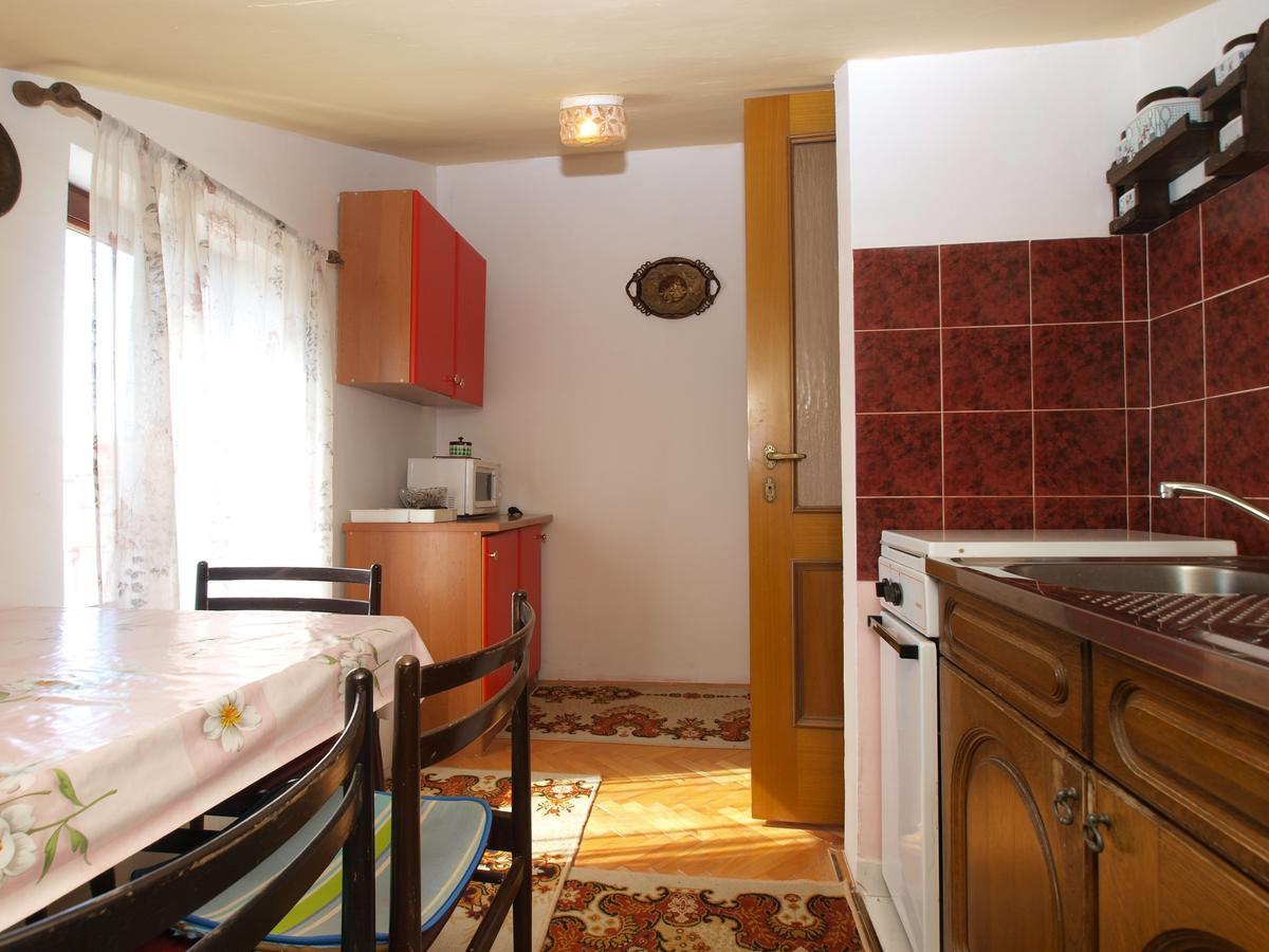 Apartments Slavica 382 พูลา ภายนอก รูปภาพ