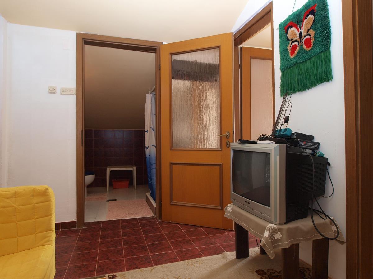 Apartments Slavica 382 พูลา ภายนอก รูปภาพ